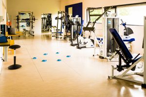 oefenzaal boven, fitness apparatuur